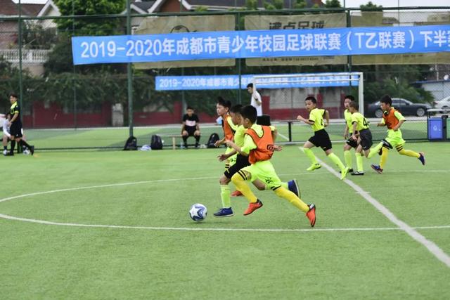53岁影后回国捞金遭质疑，昔日光辉不再